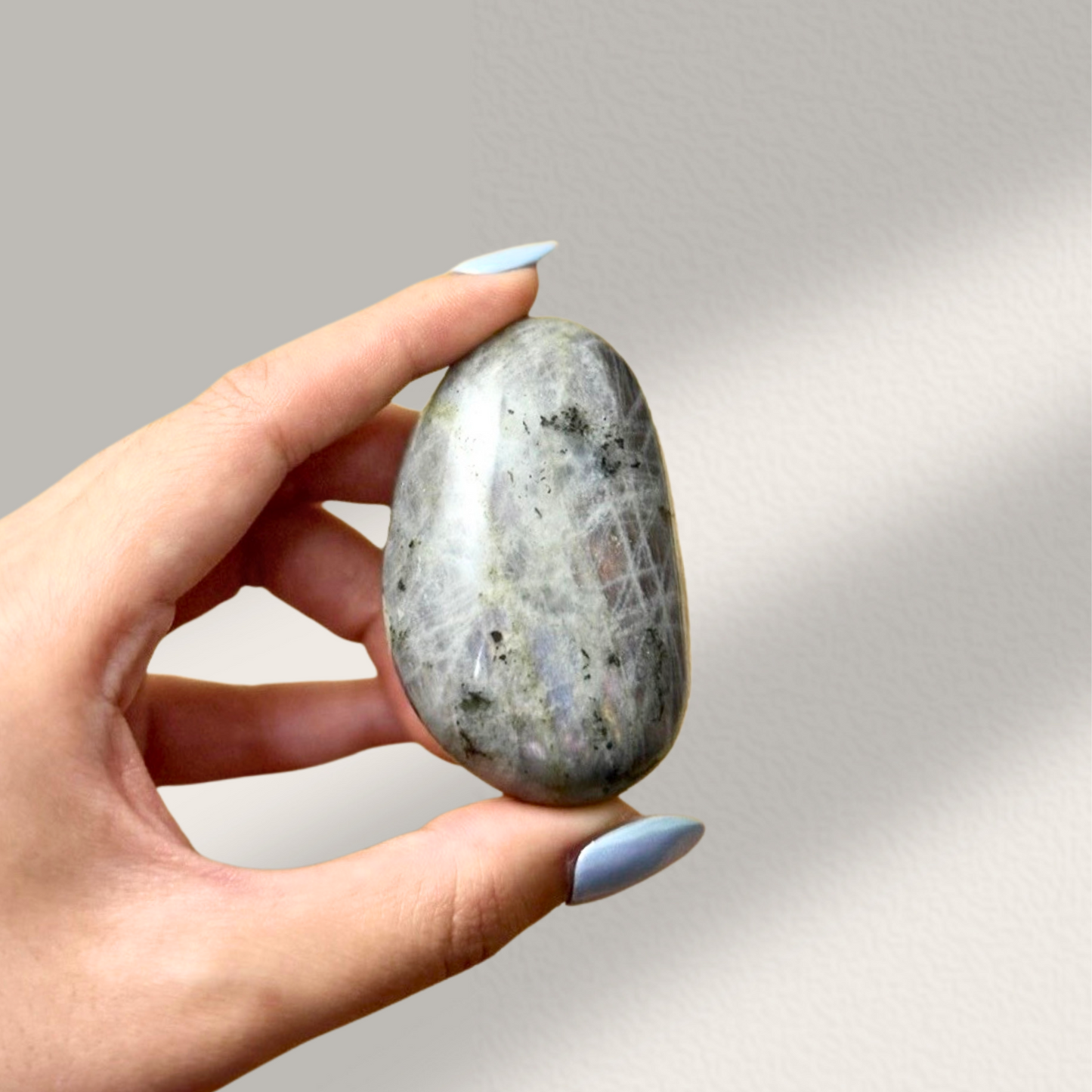 Labradorite Palm Stone (Q)